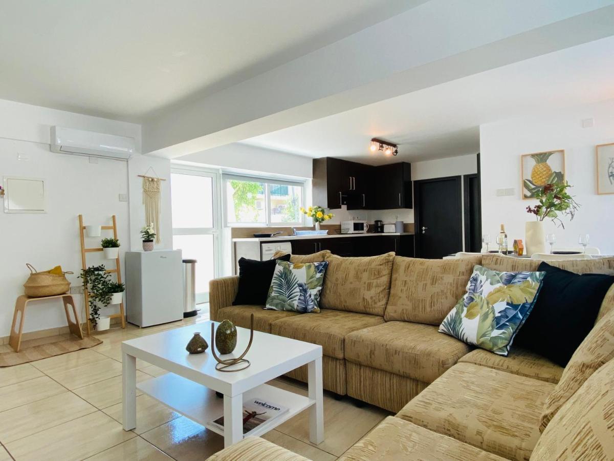 Serena'S 2-Br Apartment In Ларнака Екстер'єр фото