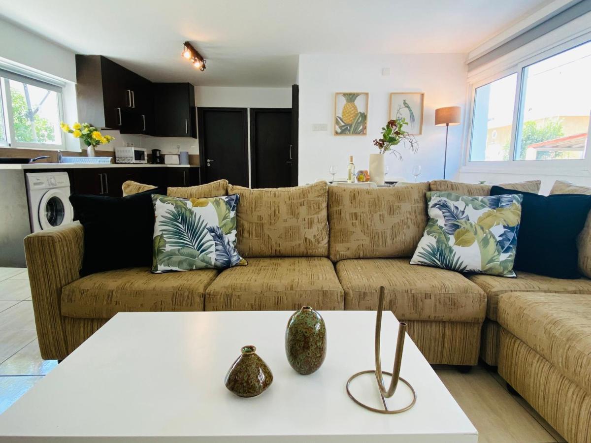 Serena'S 2-Br Apartment In Ларнака Екстер'єр фото