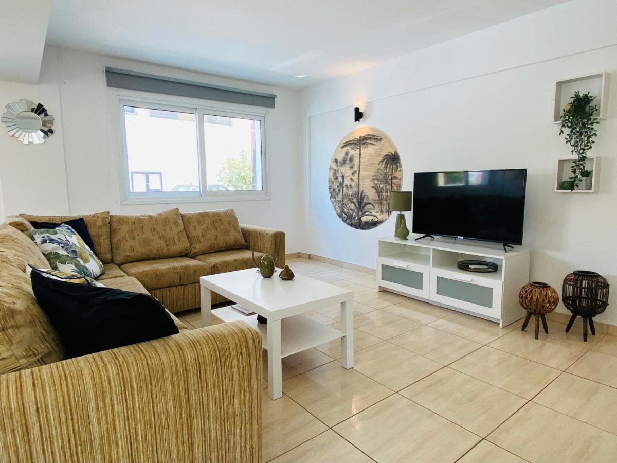 Serena'S 2-Br Apartment In Ларнака Екстер'єр фото
