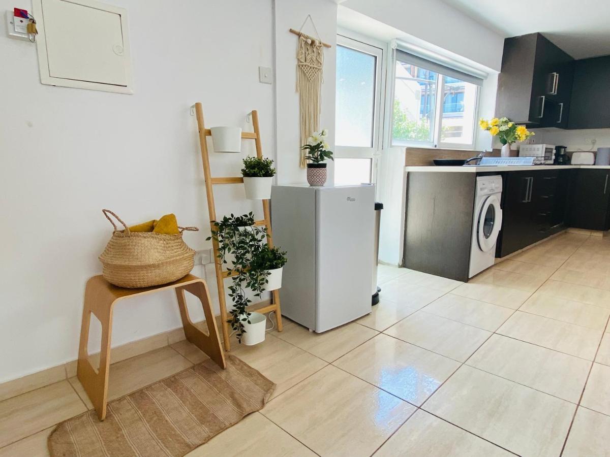 Serena'S 2-Br Apartment In Ларнака Екстер'єр фото
